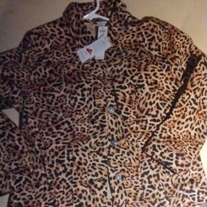 Chico , size 2, Leopard 🐆 Print with black pull through buttons.